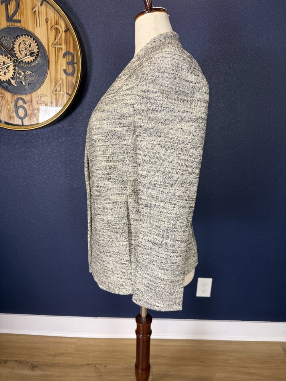M.M. LaFleur Wharton Boucle Gray One-Button Collarless Lined Blazer Jacket | 12 - Picture 5 of 7